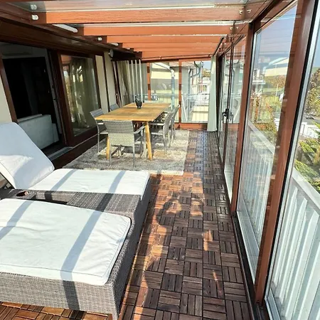 Luxury Penthouse On Rosehill With Free Garage Apartman Budapest Kültér fotó