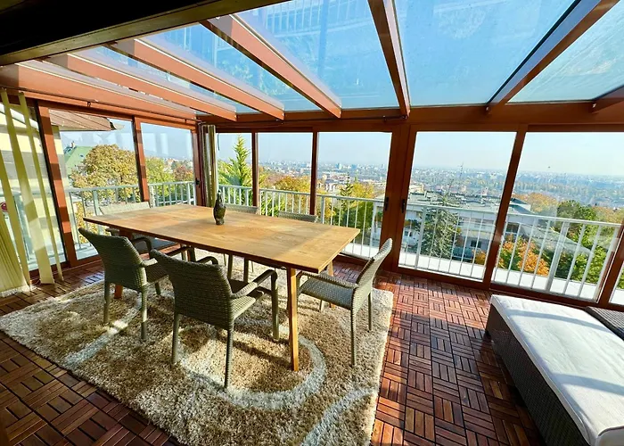 Luxury Penthouse On Rosehill With Free Garage