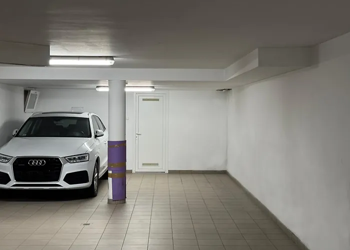 Luxury Penthouse On Rosehill With Free Garage