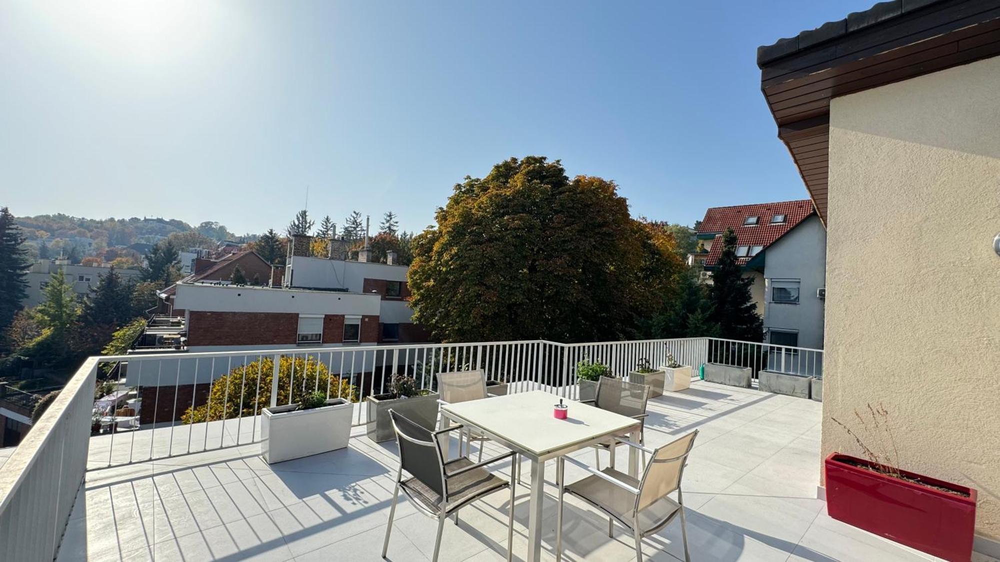 Luxury Penthouse On Rosehill With Free Garage * Budapeszt