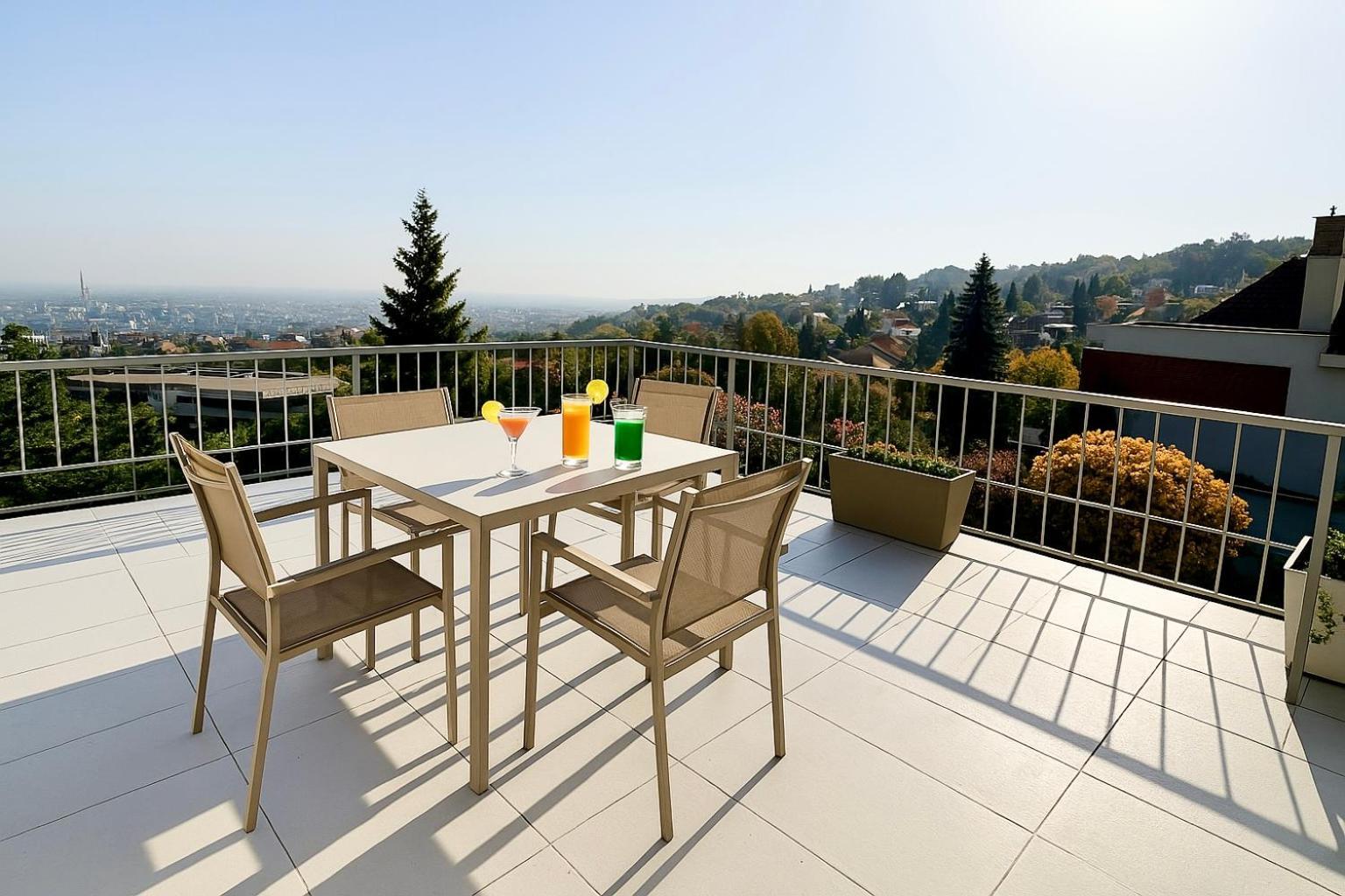 Luxury Penthouse On Rosehill With Free Garage